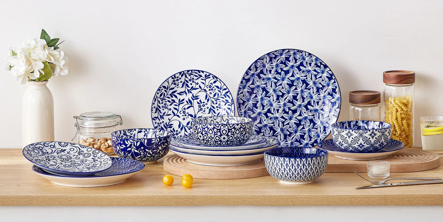 Chinese Blue and White Porcelain Plate Set