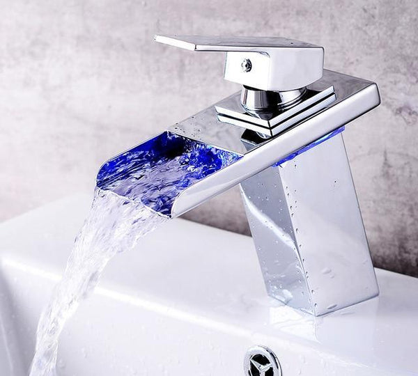 LED Temperature Color - Changing Faucet